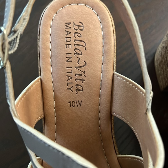 Sandals - Picture 2 of 5